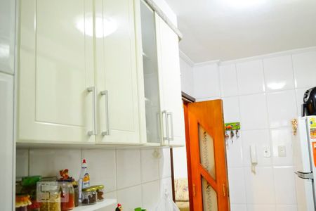 Apartamento à venda com 55m², 2 quartos e 1 vaga Apartamento à venda com 55m², 2 quartos e 1 vagaCozinha Armario de Teto