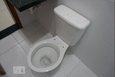 Casa de condomínio para alugar com 42m², 2 quartos e 1 vaga Casa de condomínio para alugar com 42m², 2 quartos e 1 vagaBanheiro