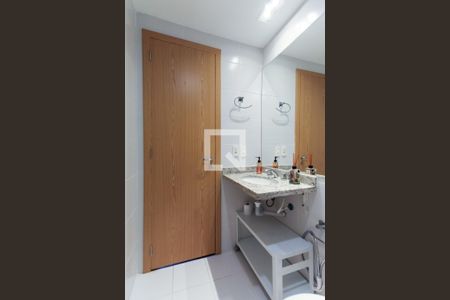 Apartamento para alugar com 65m², 2 quartos e 1 vagaBanheiro da suíte