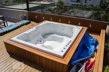 Apartamento à venda com 300m², 4 quartos e 2 vagashofromassagem