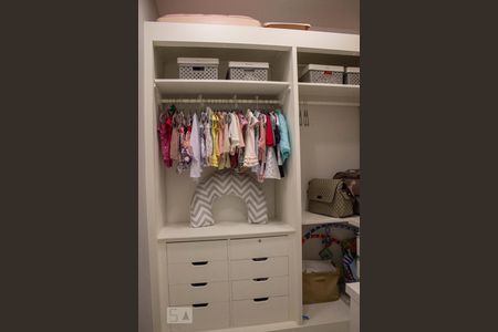 Apartamento à venda com 300m², 4 quartos e 2 vagasCloset da Suite 1