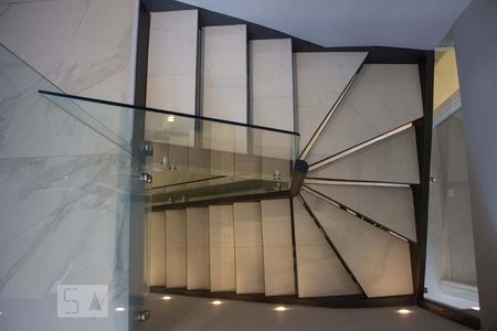 Apartamento à venda com 300m², 4 quartos e 2 vagasEscada