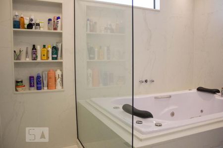 Apartamento à venda com 300m², 4 quartos e 2 vagasBanheiro da Suite 3