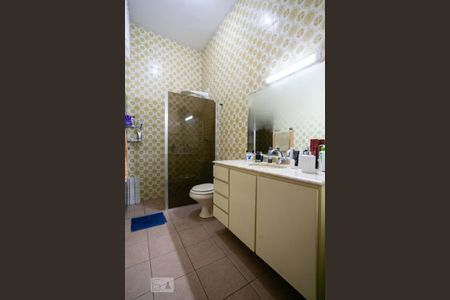 Casa à venda com 270m², 2 quartos e 8 vagasBanheiro