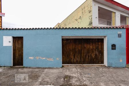 Casa à venda com 270m², 2 quartos e 8 vagasFachada