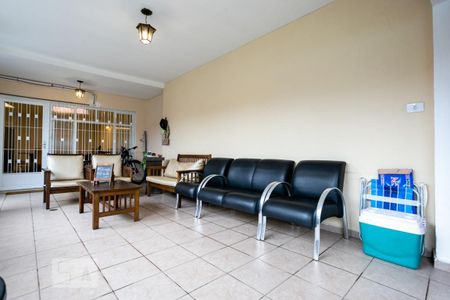 Casa à venda com 270m², 2 quartos e 8 vagasÁrea Externa e Churrasqueira