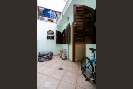 Casa à venda com 270m², 2 quartos e 8 vagasQuintal