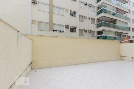 Apartamento à venda com 74m², 2 quartos e 1 vagaVista