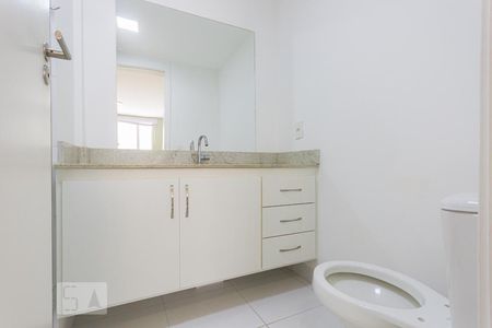 Apartamento à venda com 74m², 2 quartos e 1 vagaBanheiro da Suíte