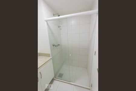 Apartamento à venda com 74m², 2 quartos e 1 vagaBanheiro Social