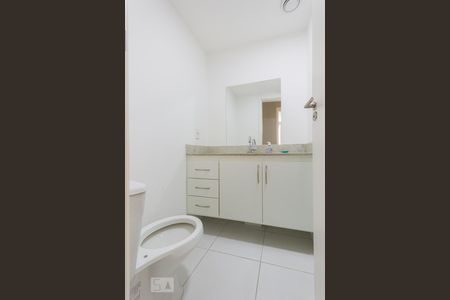 Apartamento à venda com 74m², 2 quartos e 1 vagaBanheiro Social