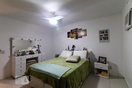 Casa à venda com 236m², 5 quartos e 3 vagas Casa à venda com 236m², 5 quartos e 3 vagasSuíte 3