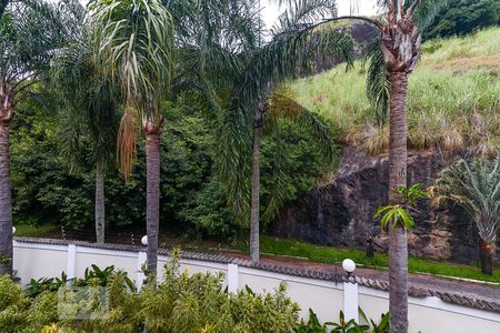 Casa à venda com 236m², 5 quartos e 3 vagas Casa à venda com 236m², 5 quartos e 3 vagasVista