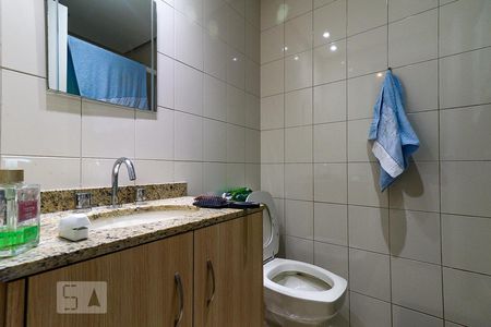 Casa à venda com 236m², 5 quartos e 3 vagas Casa à venda com 236m², 5 quartos e 3 vagasBanheiro da Suíte 1