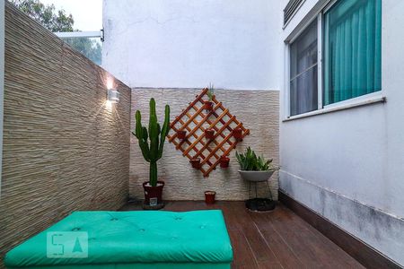 Casa à venda com 236m², 5 quartos e 3 vagas Casa à venda com 236m², 5 quartos e 3 vagasÁrea Externa