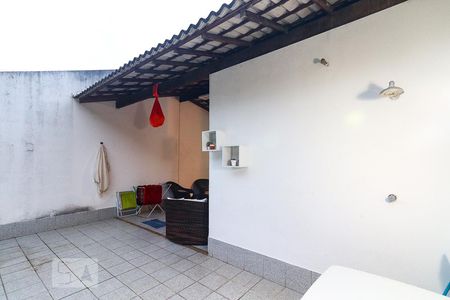 Casa à venda com 236m², 5 quartos e 3 vagas Casa à venda com 236m², 5 quartos e 3 vagasTerraço