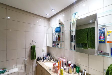 Casa à venda com 236m², 5 quartos e 3 vagas Casa à venda com 236m², 5 quartos e 3 vagasBanheiro da Suíte 3