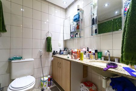 Casa à venda com 236m², 5 quartos e 3 vagas Casa à venda com 236m², 5 quartos e 3 vagasBanheiro da Suíte 3