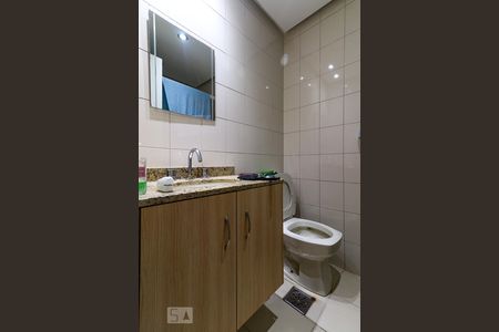 Casa à venda com 236m², 5 quartos e 3 vagas Casa à venda com 236m², 5 quartos e 3 vagasBanheiro da Suíte 1