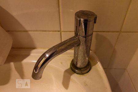 Casa à venda com 236m², 5 quartos e 3 vagas Casa à venda com 236m², 5 quartos e 3 vagasBanheiro de Serviço