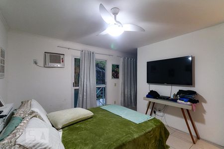 Casa à venda com 236m², 5 quartos e 3 vagas Casa à venda com 236m², 5 quartos e 3 vagasSuíte 3