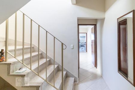 Escada de casa à venda com 3 quartos, 182m² em Vila Buenos Aires, São Paulo