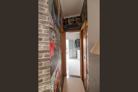 Corredor  de apartamento à venda com 2 quartos, 44m² em Jardim das Maravilhas, Santo André