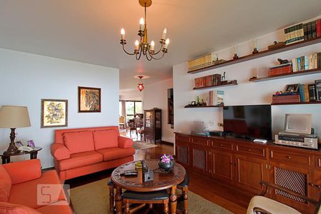 Casa à venda com 430m², 4 quartos e 5 vagasSala Intima