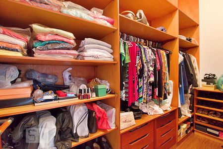 Casa à venda com 430m², 4 quartos e 5 vagasCloset da Suíte 3