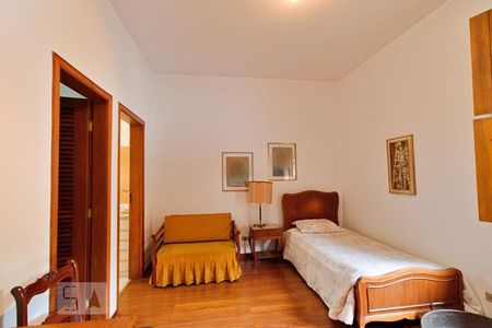 Casa à venda com 430m², 4 quartos e 5 vagasSuíte 1