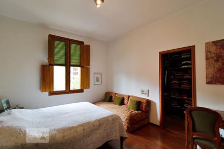 Casa à venda com 430m², 4 quartos e 5 vagasSuíte 4