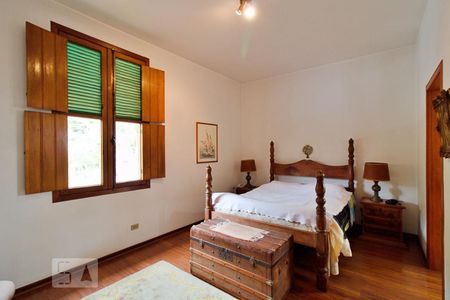 Casa à venda com 430m², 4 quartos e 5 vagasSuíte 2