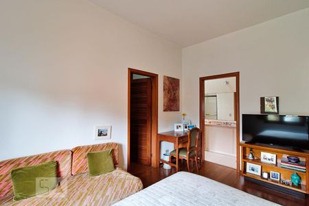 Casa à venda com 430m², 4 quartos e 5 vagasSuíte 4