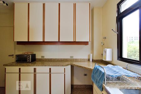 Casa à venda com 430m², 4 quartos e 5 vagasCozinha