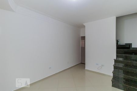 Sala de casa de condomínio para alugar com 2 quartos, 75m² em Vila Buenos Aires, São Paulo