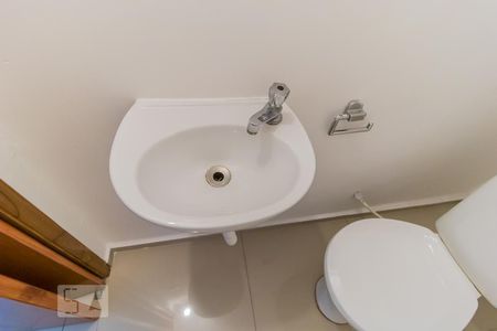 Detalhe banheiro de casa de condomínio para alugar com 2 quartos, 75m² em Vila Buenos Aires, São Paulo