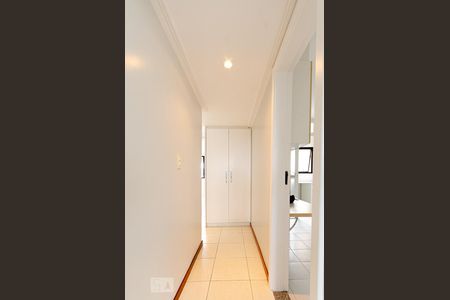 Corredor de apartamento para alugar com 2 quartos, 80m² em Graça, Salvador