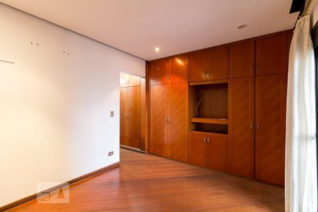 Apartamento à venda com 165m², 4 quartos e 3 vagasQuarto 4 suíte