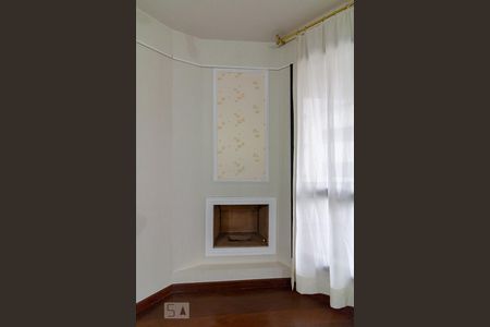 Sala de estar - lareira de apartamento à venda com 4 quartos, 165m² em Camargos, Guarulhos