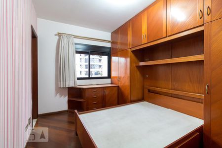 Apartamento à venda com 165m², 4 quartos e 3 vagasQuarto 2 suíte