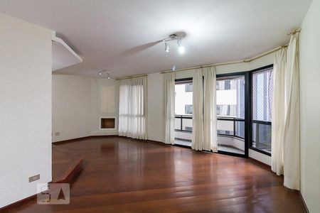 Sala de estar de apartamento para alugar com 4 quartos, 165m² em Camargos, Guarulhos