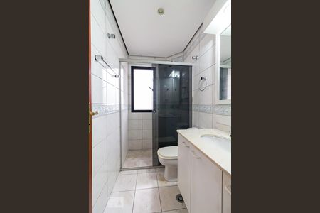 Apartamento à venda com 165m², 4 quartos e 3 vagasBanheiro quarto 2 suíte