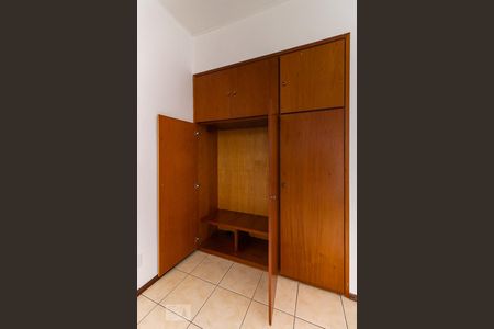 Apartamento à venda com 57m², 1 quarto e 1 vagaQuarto - Armários