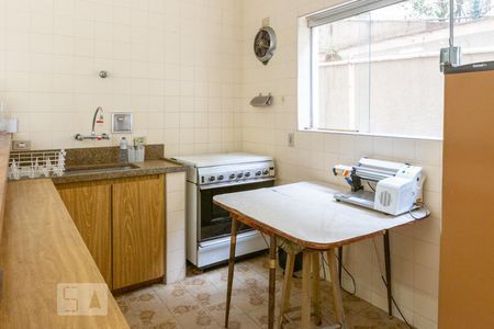 Casa à venda com 300m², 3 quartos e 2 vagas Casa à venda com 300m², 3 quartos e 2 vagasCozinha do Salão de Festas