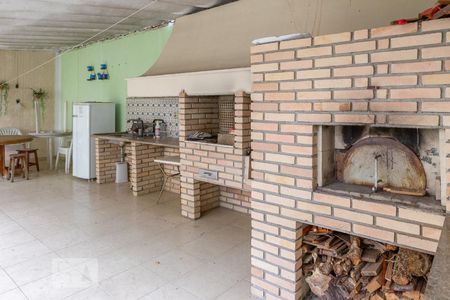 Casa à venda com 300m², 3 quartos e 2 vagas Casa à venda com 300m², 3 quartos e 2 vagasÁrea Externa - Churrasqueira e Forno de Pizza