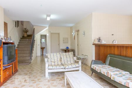 Casa à venda com 300m², 3 quartos e 2 vagas Casa à venda com 300m², 3 quartos e 2 vagasSalão de Festas