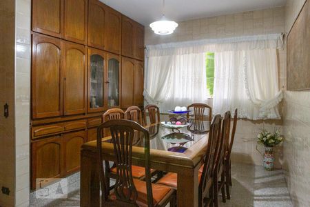 Casa à venda com 300m², 3 quartos e 2 vagas Casa à venda com 300m², 3 quartos e 2 vagasSala de Jantar