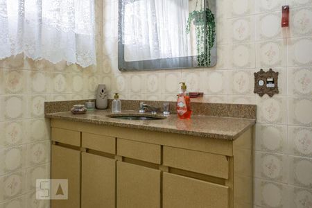 Casa à venda com 300m², 3 quartos e 2 vagas Casa à venda com 300m², 3 quartos e 2 vagasBanheiro Social