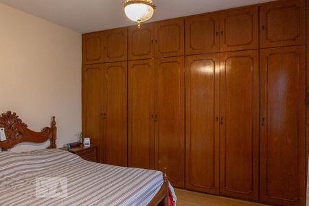 Casa à venda com 300m², 3 quartos e 2 vagas Casa à venda com 300m², 3 quartos e 2 vagasSuíte