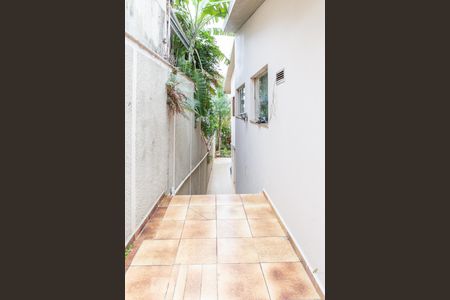 Casa à venda com 300m², 3 quartos e 2 vagas Casa à venda com 300m², 3 quartos e 2 vagasCorredor Externo